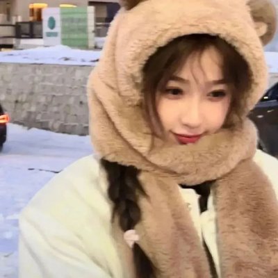 他从火光中走来
